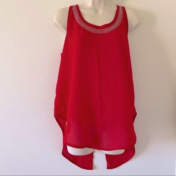 Sleeveless Top - Picture 1 of 5